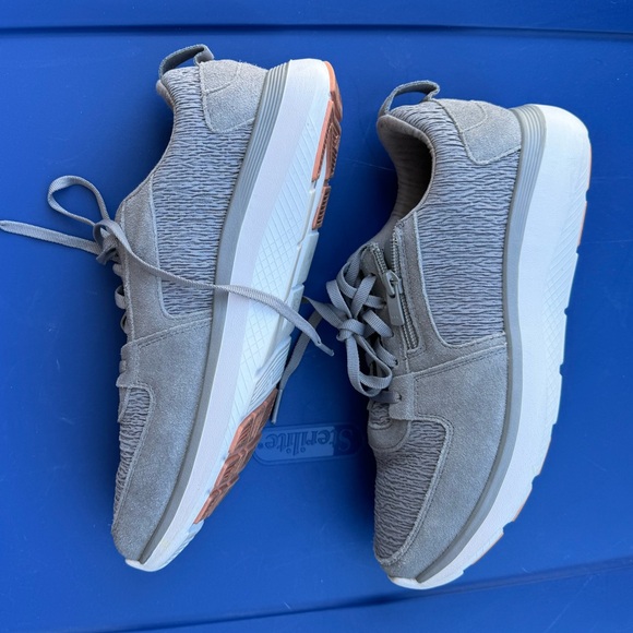 Vionic Delmar Remy.  Light grey. - Picture 10 of 12